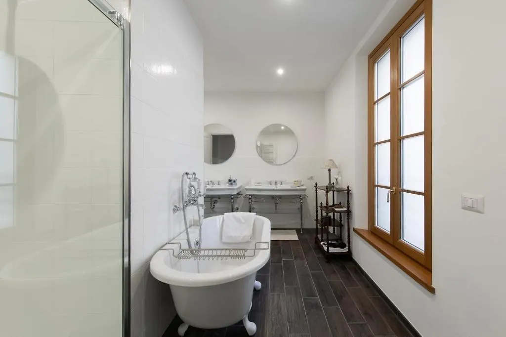 Apartment Juvara In The Hearth Of Όπως 0*,